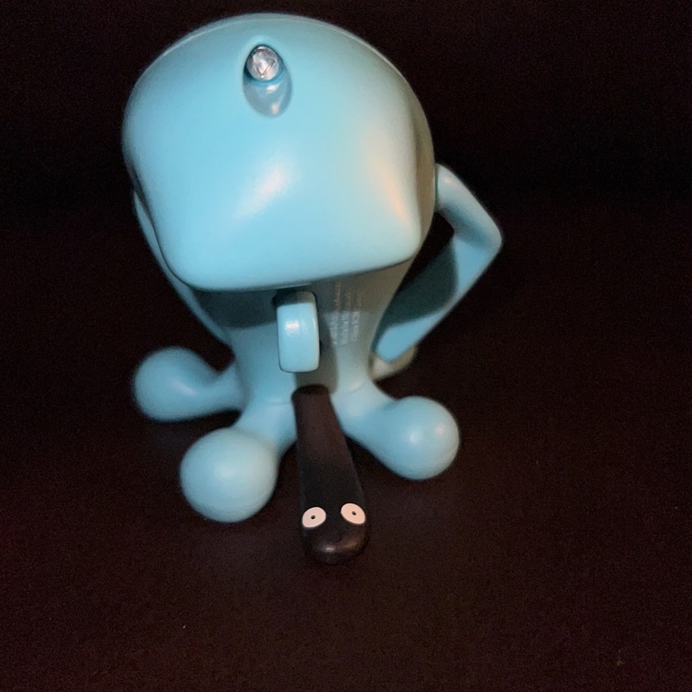 McDonald's 2015 Pokemon Wobbuffet Figure Happy Meal Toy - Picture 3 of 8